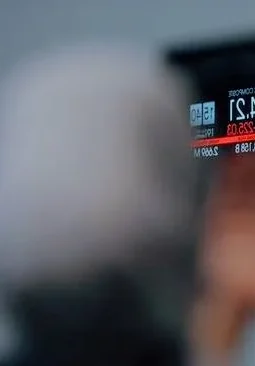 10 Saham Paling Diburu Asing Saat IHSG Anjlok 4,11%
