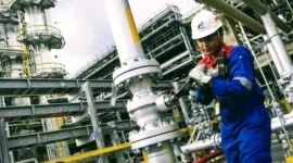 Pertamina Ungkap Proses Menjaga Kualitas BBM Ramah Lingkungan (Foto: ANTARA FOTO/M Risyal Hidayat)