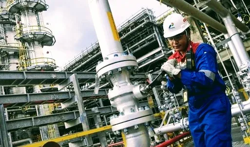 Pertamina Ungkap Proses Menjaga Kualitas BBM Ramah Lingkungan (Foto: ANTARA FOTO/M Risyal Hidayat)