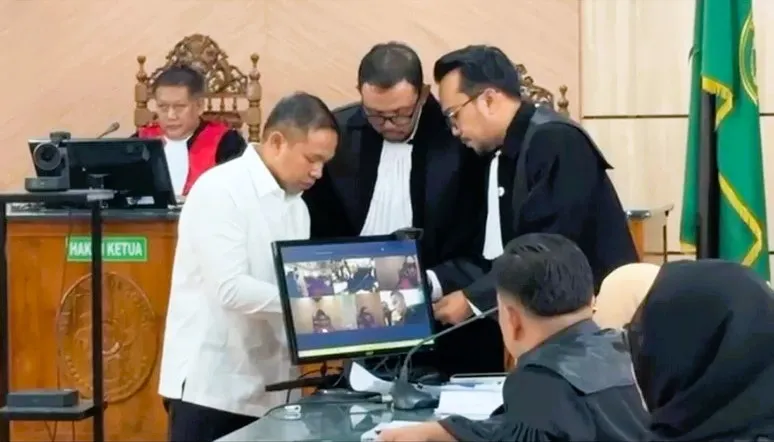 Ratusan Warga Padati PN Pekanbaru Saksikan Vonis Abdul Wahid (Foto: dok. ist)