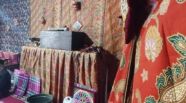 Penurunan dan Penyucian Benda Pusaka (Foto: Wendy Decitra)