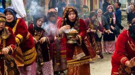 Syair Adat Tari Iyo-Iyo Hidupkan Pembukaan Kenduri Sko Lima Desa (Foto: DH)