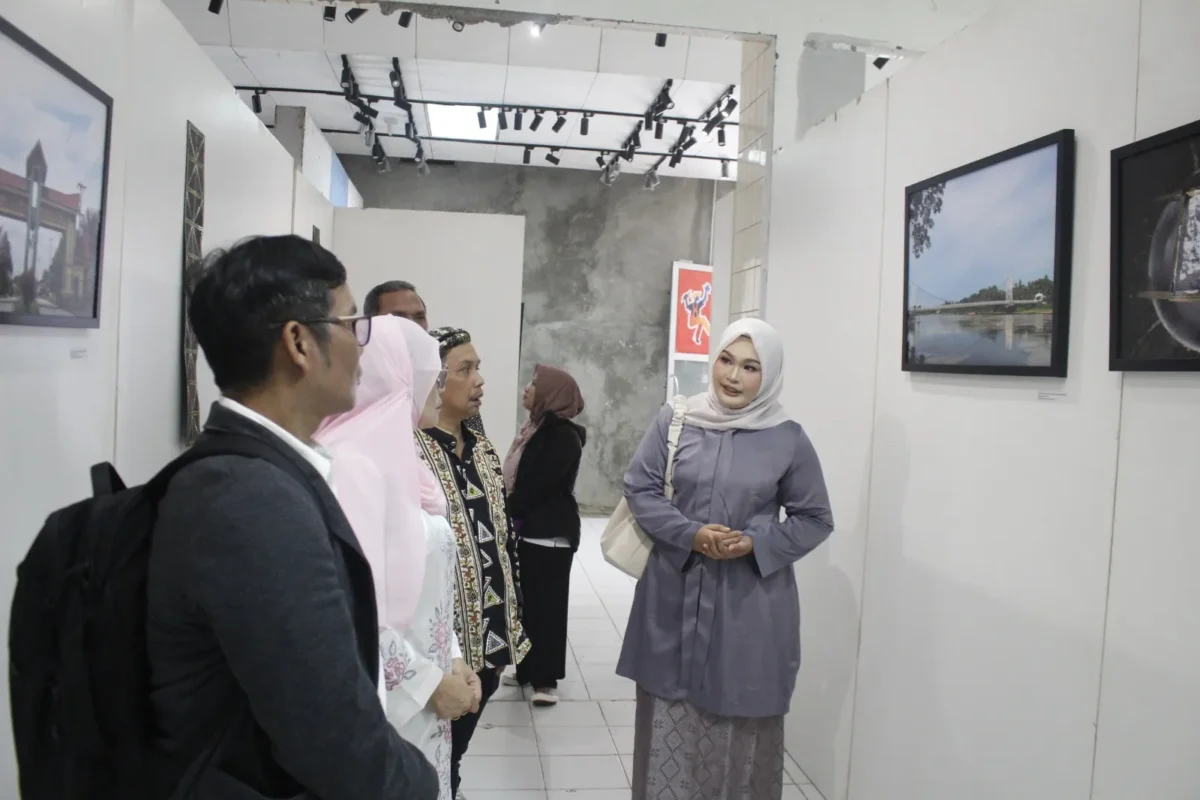 Rizkika Aulia Promosikan Sepak Rago Tinggi Lewat Fotografi Esai (Foto: dok. Ist)