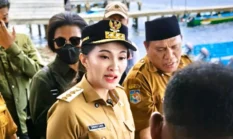 Gubernur Sherly Tegur Kepala SMAN 1 Halteng soal Fasilitas