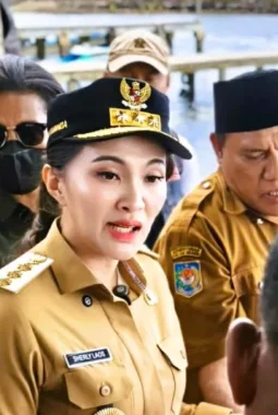 Gubernur Sherly Tegur Kepala SMAN 1 Halteng soal Fasilitas